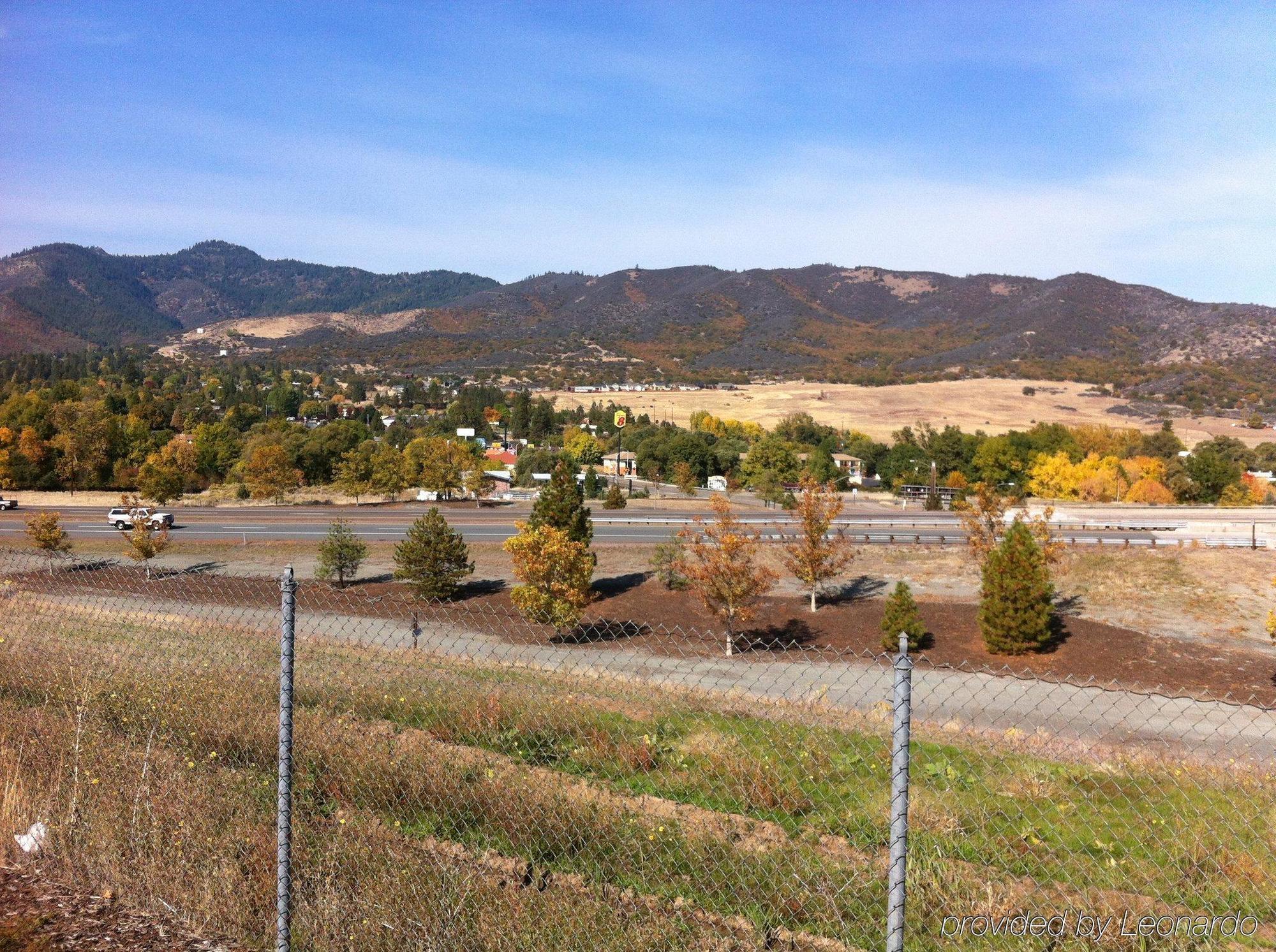 Holiday Inn Express Yreka-Shasta Area By Ihg Exterior photo
